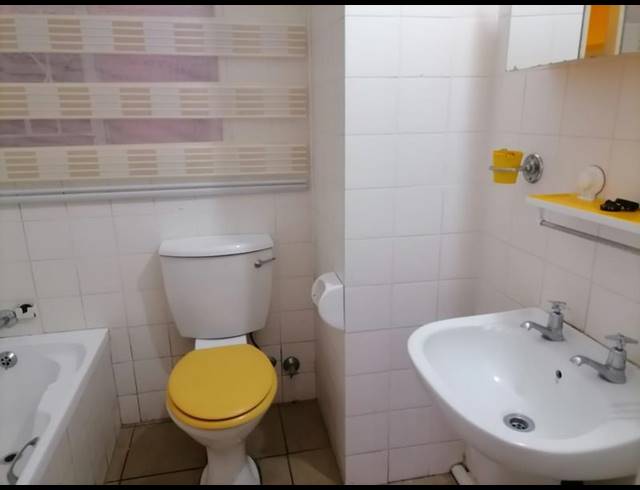 2 BEDROOM PROPERTY TO RENT IN HELDERKRUIN